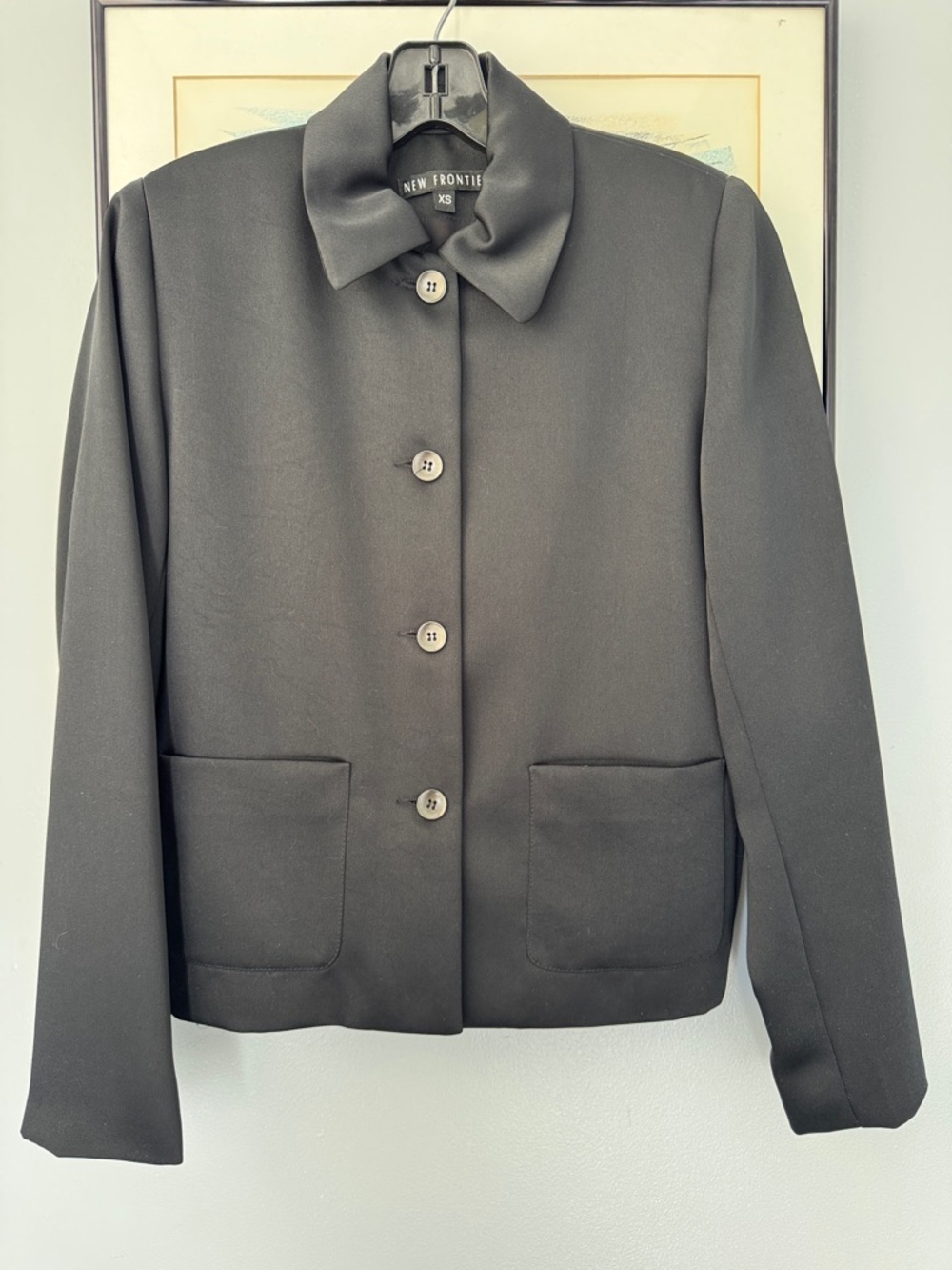 NEW FRONTIER BLACK SATIN BUTTON DOWN CROPPED BLAZER JACKET XS